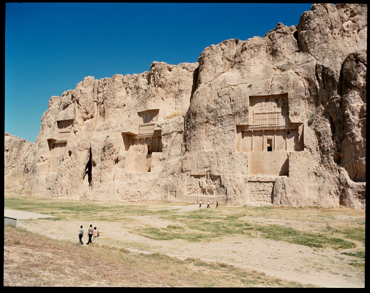 Udsigt over Necropolis og de fire grave tilhørende Achaemenid-konger af School Persian