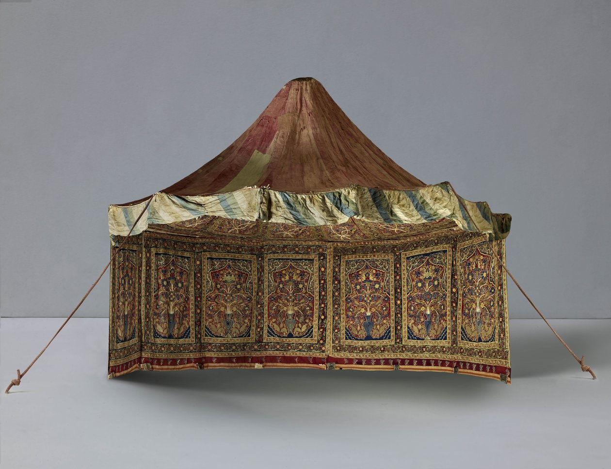Kongeligt telt lavet til Muhammad Shah (regeret 1834-48) af School Qajar