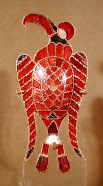 Ørn, fra Treasure of Apahida II, migrationsperiode, 5.-6. århundrede (guld og granat) af School Romanian