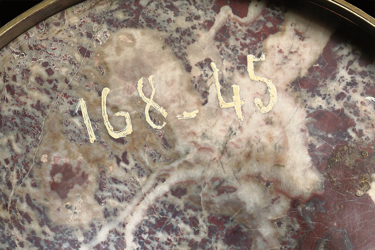 Detalje fra en af et par vaser, ca. 1790 (jaspis & ormolu) af School Russian