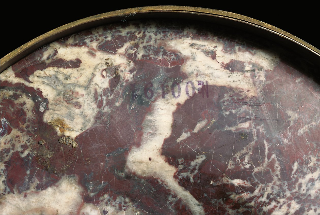 Detalje fra en af et par vaser, ca. 1790 (jaspis & ormolu) af School Russian