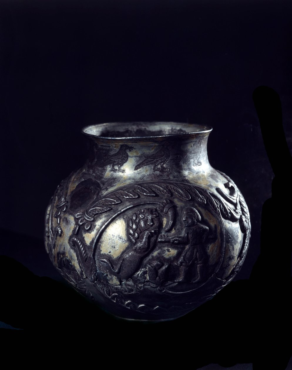 Persisk kunst: sølvvase. Tidlig sassanidisk periode. Bevar i Bale, Schweiz af School Sasanian