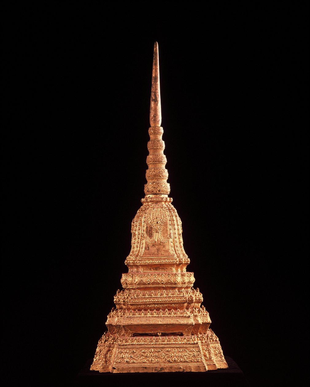 Model af et chedi- eller relikvietårn (bronze) af School Thai