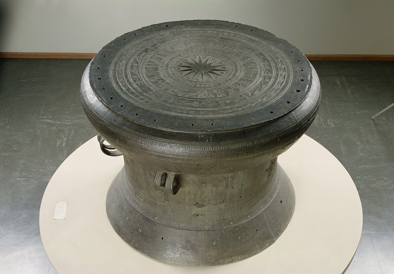 Tromme, Dong Son-stil, 2.-1. århundrede f.Kr. (bronze) (se også 232894) af School Vietnamese