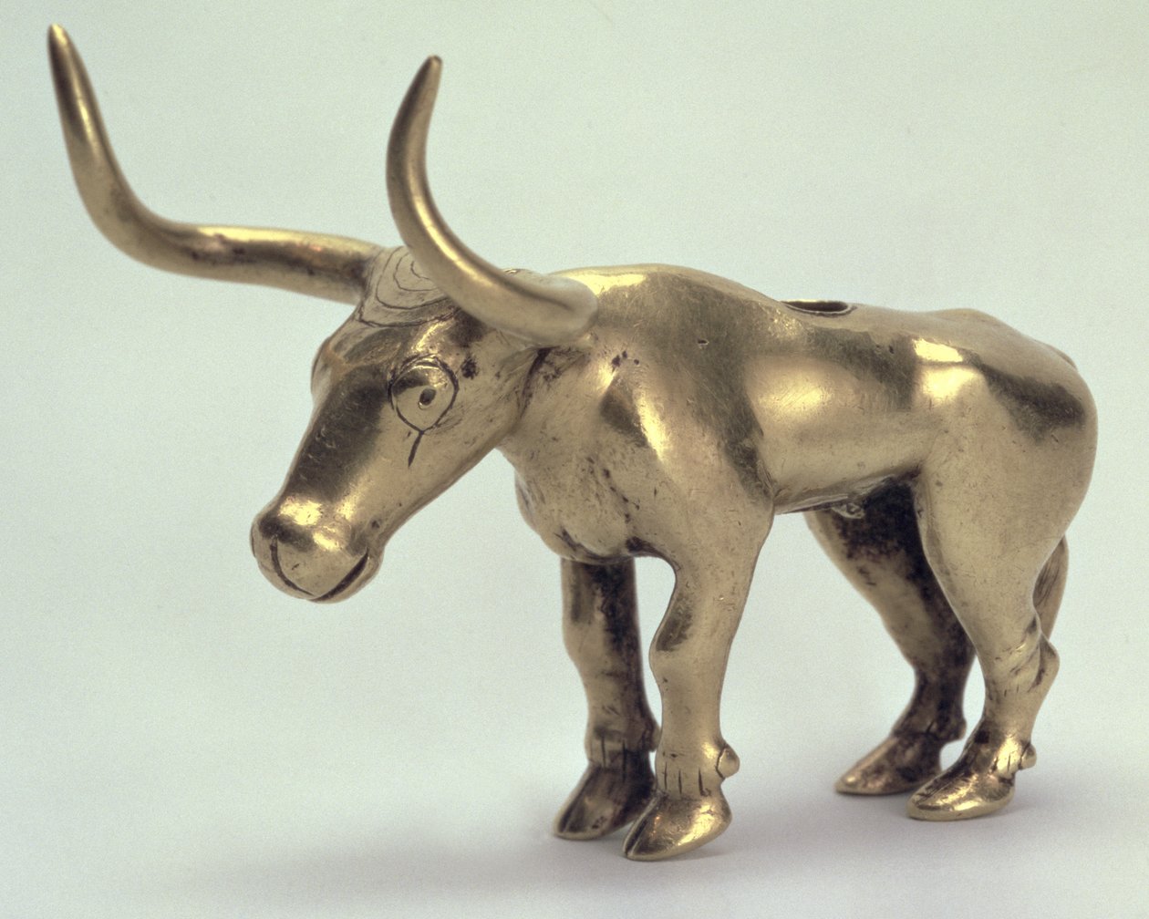 Figur af en tyr, fra Maikop-gravhøjen i det nordlige Kaukasus, 3. årtusinde f.Kr. (guld) af Scythian