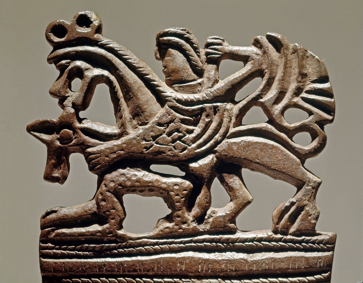 Art Scythian (skytisk eller skytisk civilisation): Apollo på en griffin - 4. århundrede f.Kr. - Bronze tank ornament - Eremitagemuseet, Sankt Petersborg af Scythian