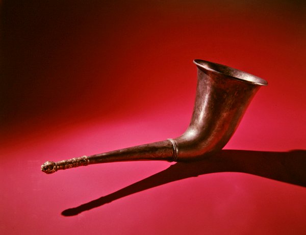 Drikkehorn med løvehoved finial (sølv og guld) af Scythian