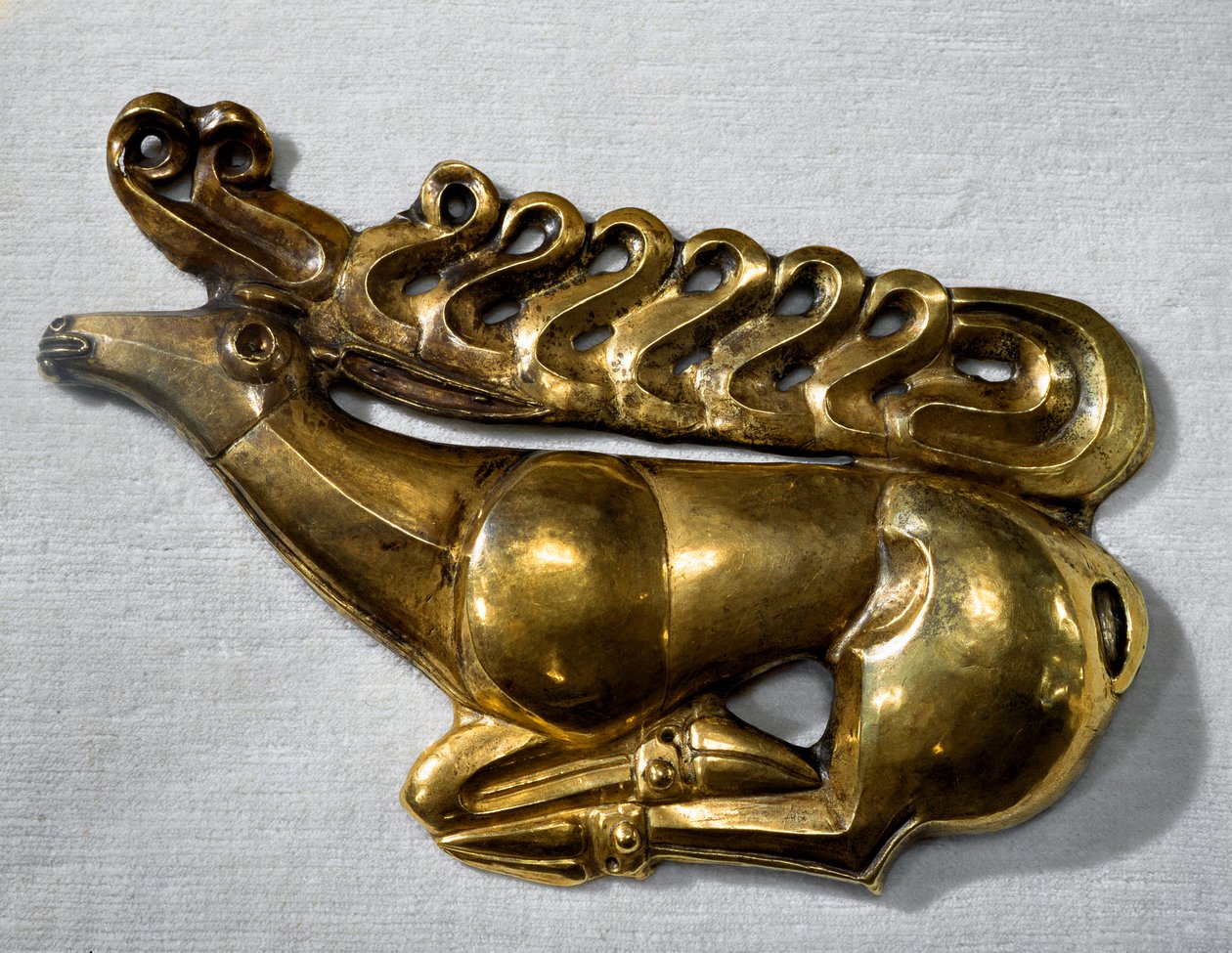 Skytisk kunst (skytisk civilisation eller Skythia): skjoldemblem i form af et hjortelag. Guldgenstand fra slutningen af det 7., begyndelsen af det 6. århundrede f.Kr. Sankt Petersborg, Eremitagemuseet af Scythian