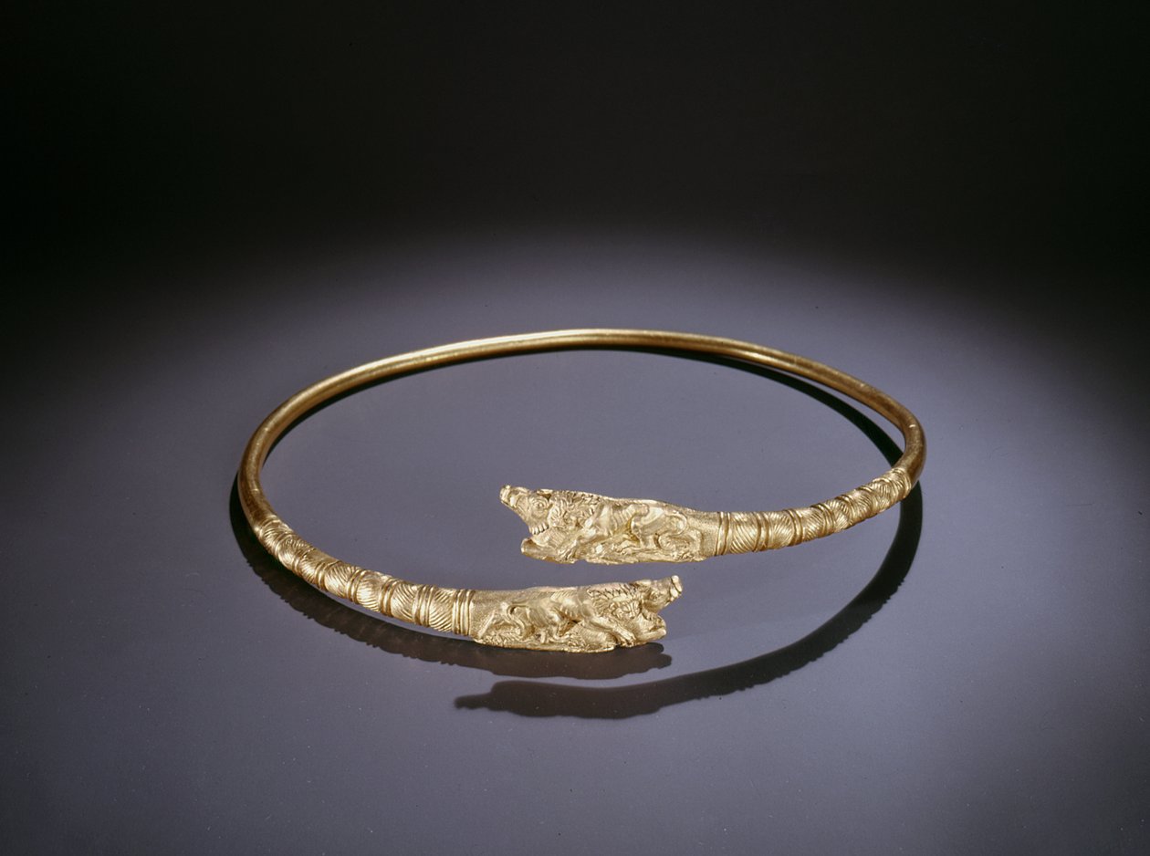 Drejningsmoment med løver, der angriber orner i enderne (guld) af Scythian