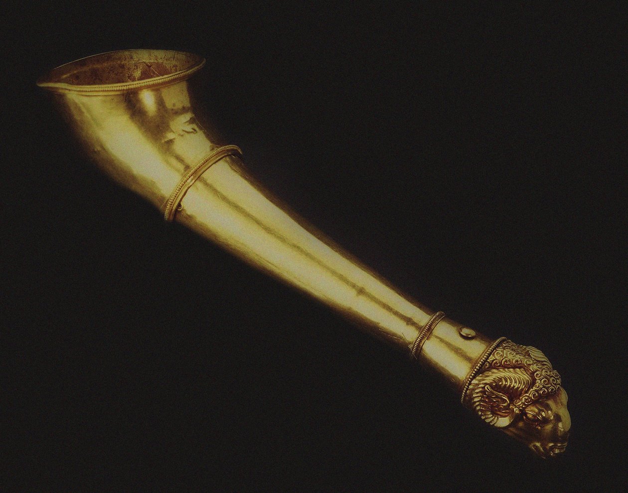 Rhyton drikkehorn afsluttes i et ramshoved, midt i det 5. årh. f.Kr. af Scythian Art.