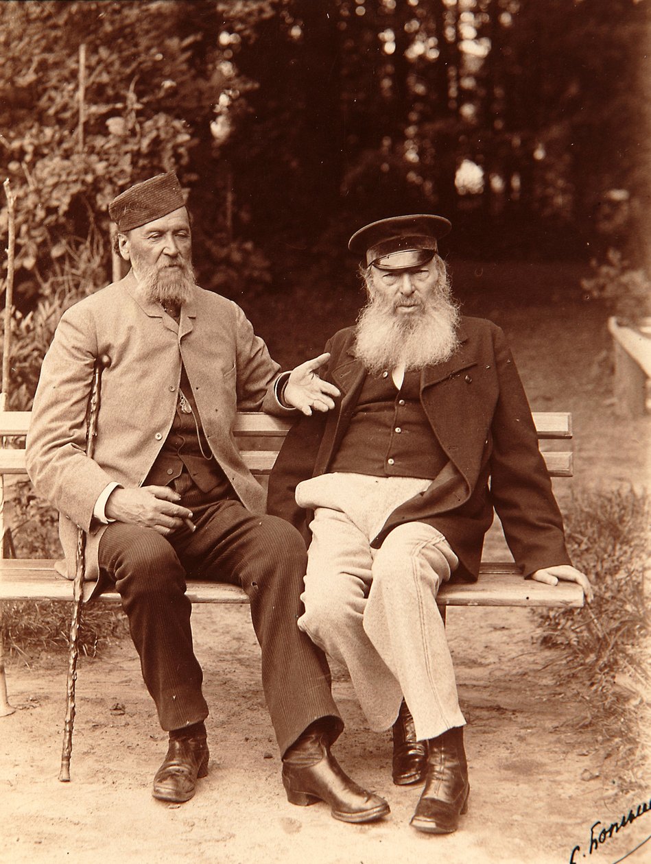 Digterne Yakov Petrovich Polonsky (Iakov Petrovitch Polonski) (1819-1898) og Afanasy Afanasievich Fet (Foeth) (Afanassi Afanassievitch Chenchine) (1820-1892). Albumin-billede af Sergei Dmitrievich Botkin (1869-1945) af Sergei Dmitrievich Botkin