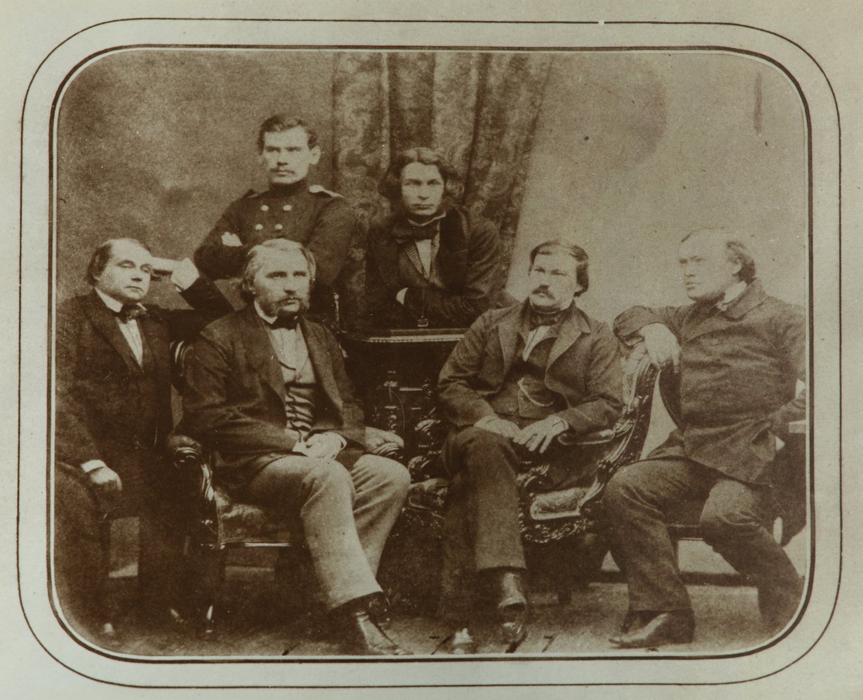 Samtidig: Ivan Goncharov, Ivan Turgenev, Leo Tolstoy, Dmitry Grigorovich, Alexander Druzhinin og af Sergei Lvovich Levitsky