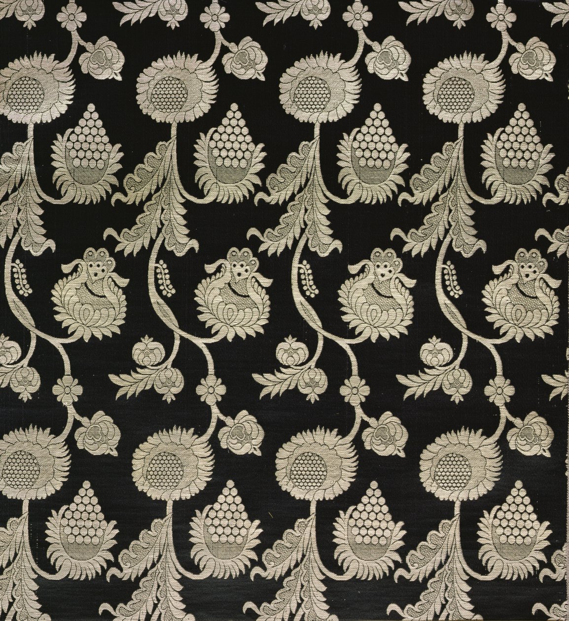 Olovyanishnikov Manufactory Halk-Silk Satin, begyndelsen af det 20. århundrede (tekstil) af Sergei Vashkov