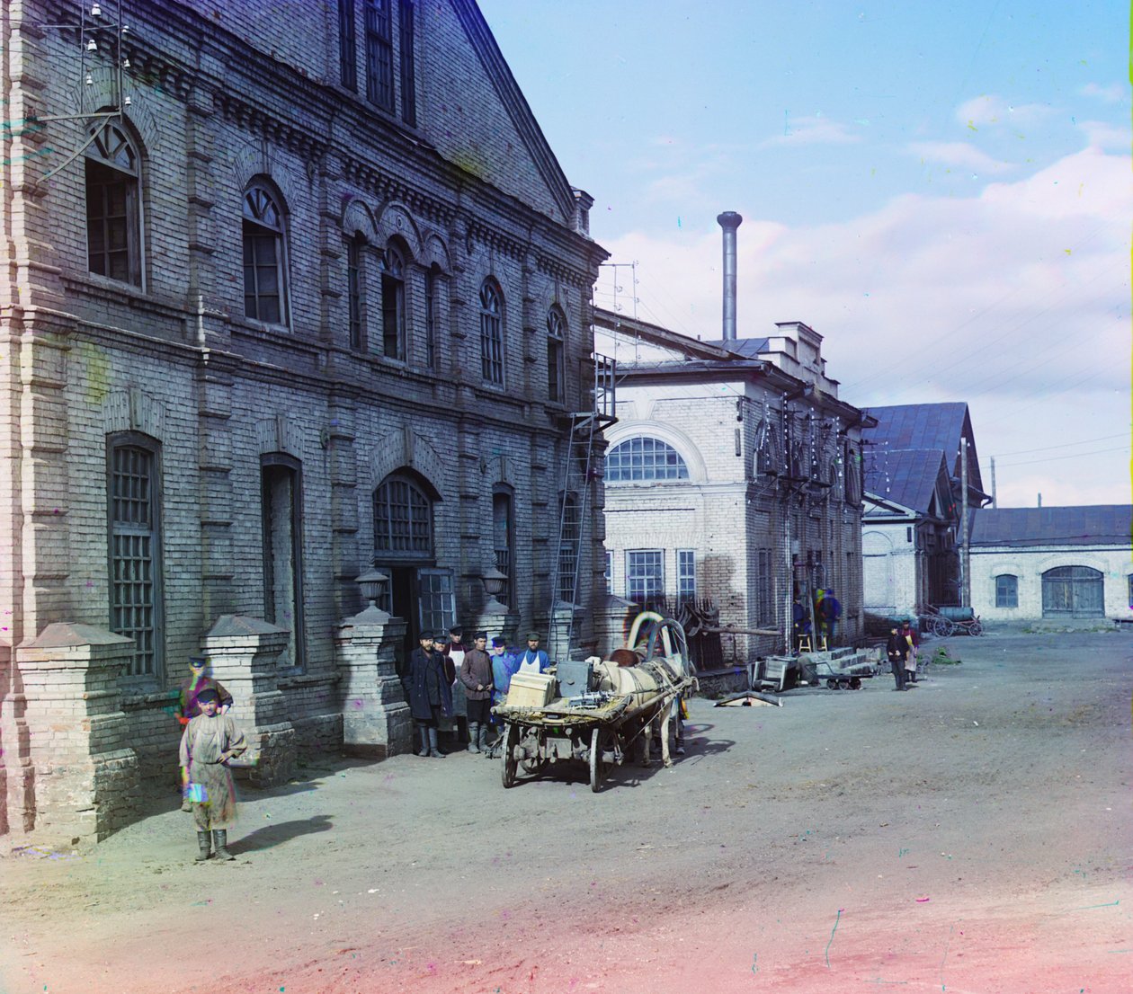 Mekaniske butikker til færdigbehandling af støbegods på Kasli Jernværk, 1905-1915 af Sergey Prokudin Gorsky