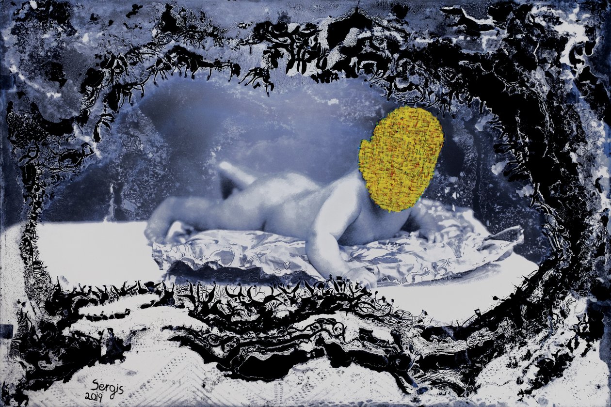 first posture, 2019 (blandede medier) af Sergis Adamos