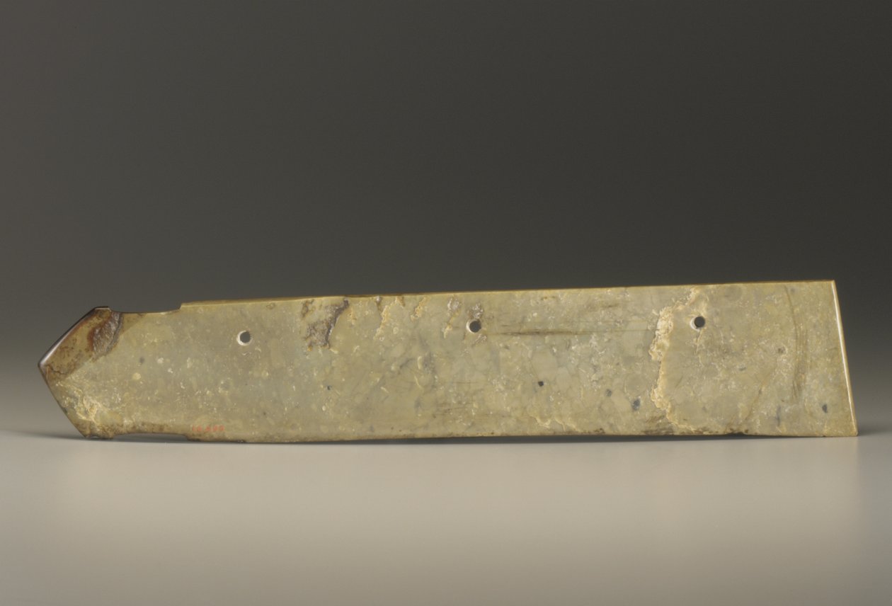 Stort kløveformet objekt af typen kuei (jade) af Shang Dynasty Chinese School