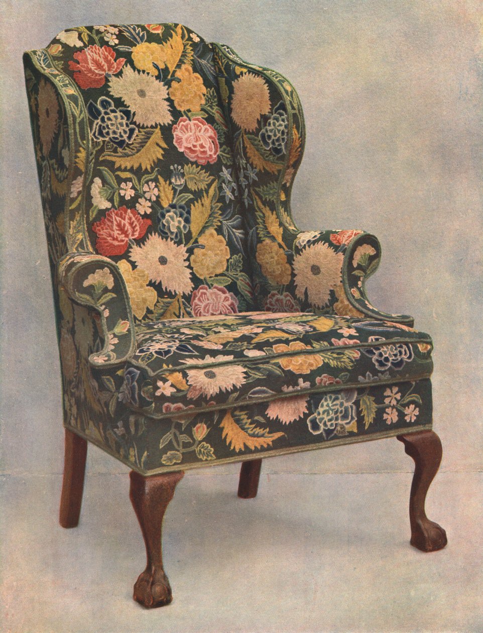 Valnøddestol beklædt med håndarbejde, 1905 af Shirley Charles Llewellyn Slocombe