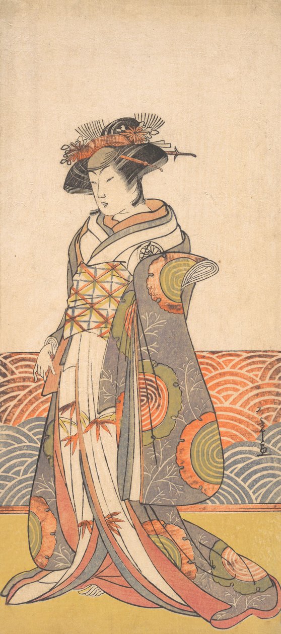 Den tredje Segawa Kikunojo som en kvinde, der står i et rum med et bølgemønster Dado, ca. 1779. af Shunsho