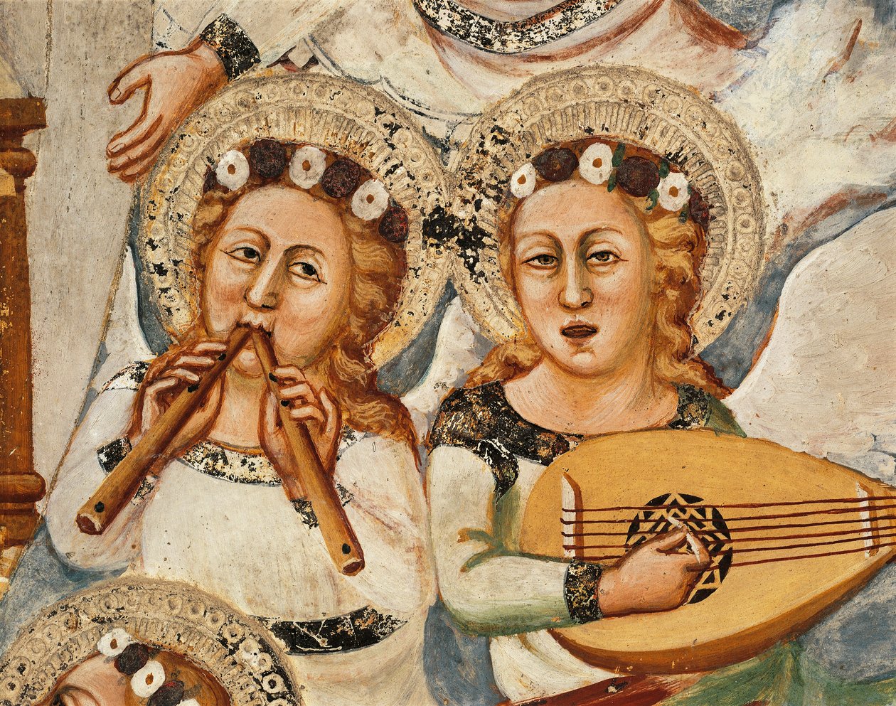 Jomfruens liv: "" Dormitionen og Jomfruens himmelfart"" Detalje, der viser musikernes engle, der spiller på fløjte med to næb og lut - Fresko fra Siena-skolen (1300-tallet) Klosteret St. Benedetto (Sacro Speco) ), Kapel af t af Sienese School