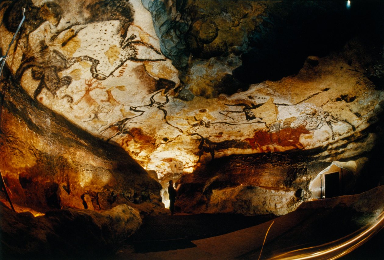 Panoramaudsigt over tyrehallen i Lascaux, Frankrig, 2022 (foto) af Sisse Brimberg