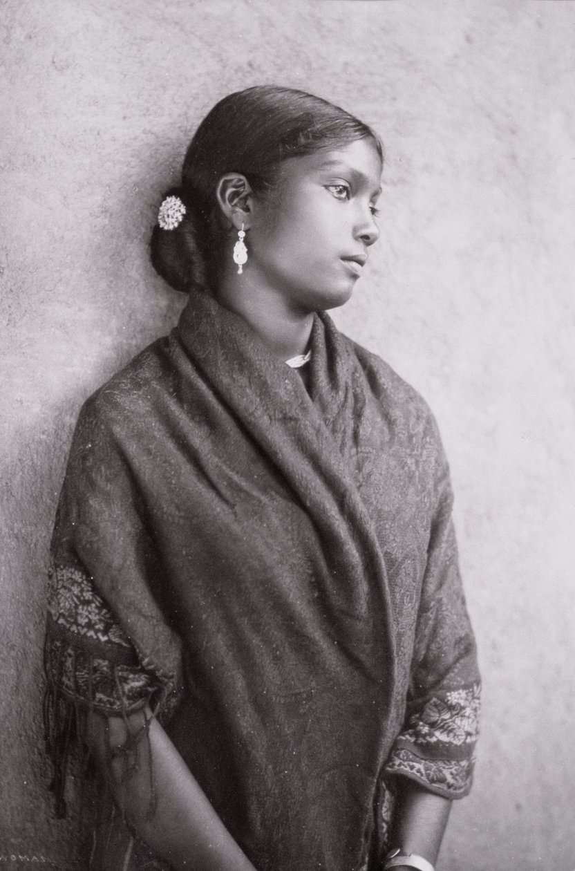 Singalesisk skønhed, ca. 1875 (albumin print) af Skeen and Co.
