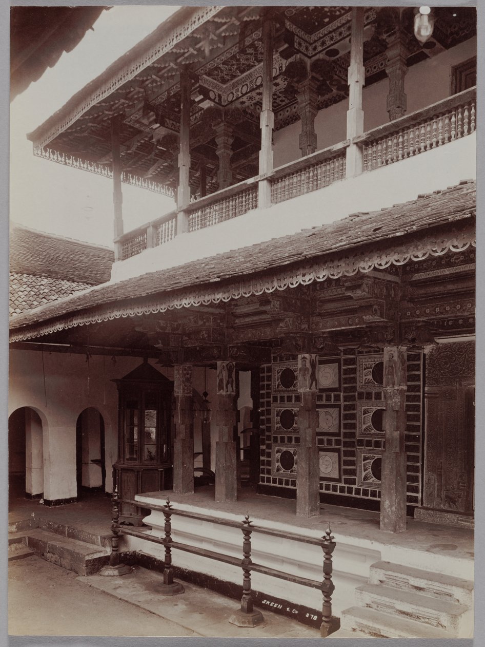 Buddhisttempel i Kandy, Ceylon af Skeen and Co.