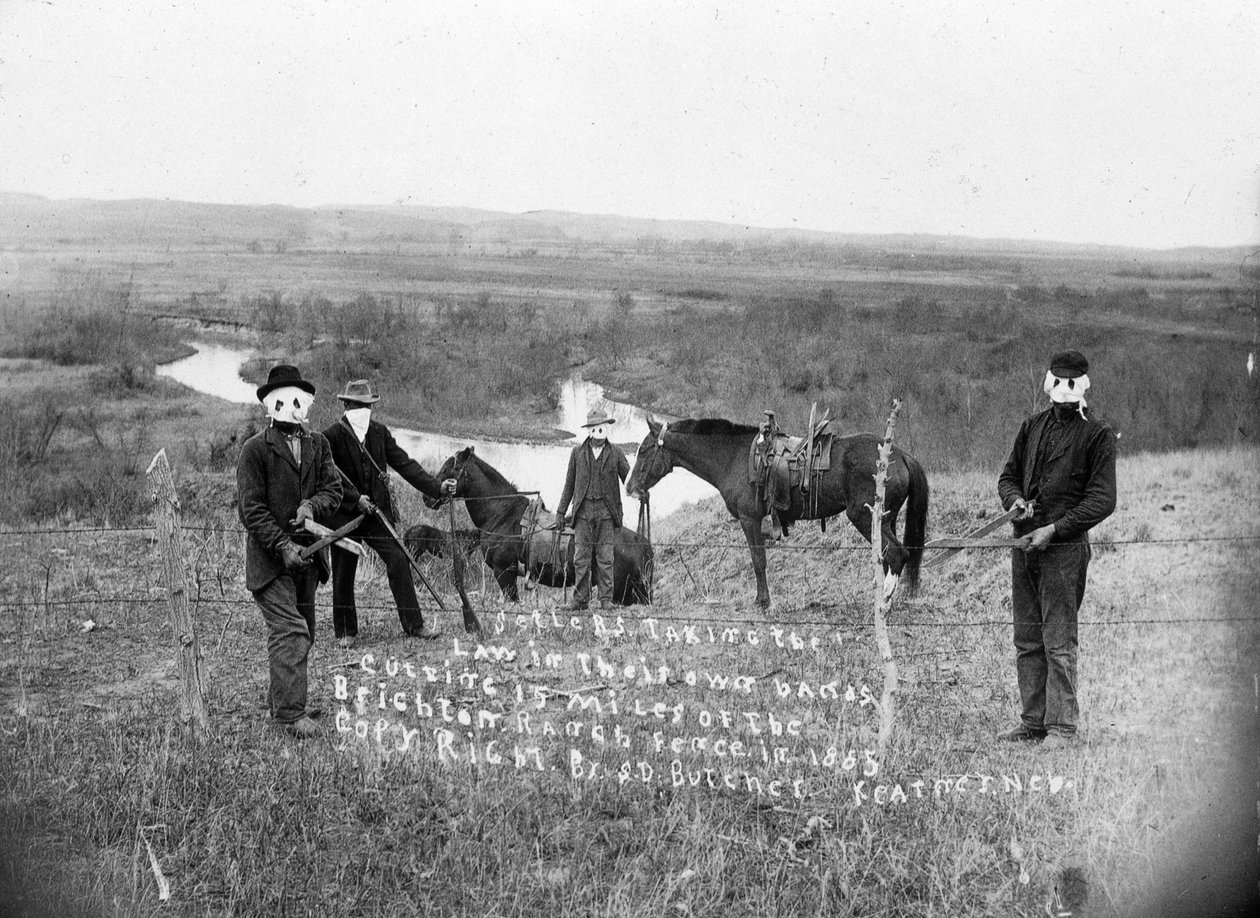 "Pigtrådskrigen" i Nebraska 1884-1885: Ranchejere forsøger at tage jord fra landmænd ved at modsætte sig pigtrådsafgrænsning - fotografi af Solomon D. Butcher af Solomon D. Butcher