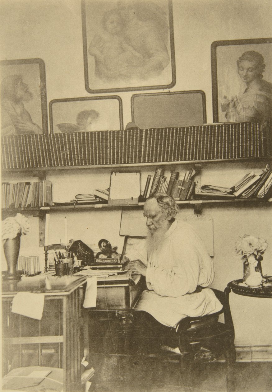 Den russiske forfatter Leo Tolstoj på arbejde, 1890