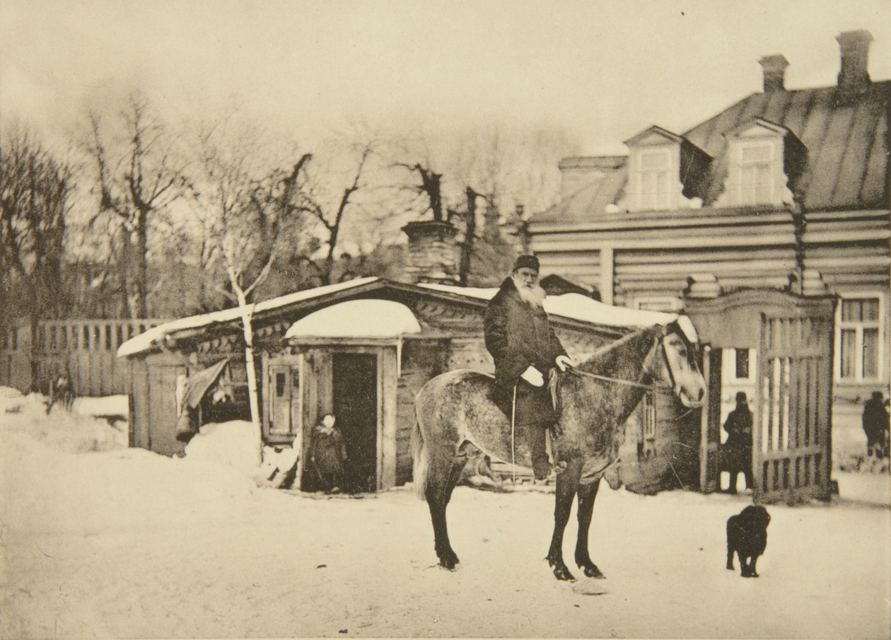 Den russiske forfatter Leo Tolstoj til hest, Moskva, Rusland, 1900-tallet af Sophia Andreevna Tolstaya