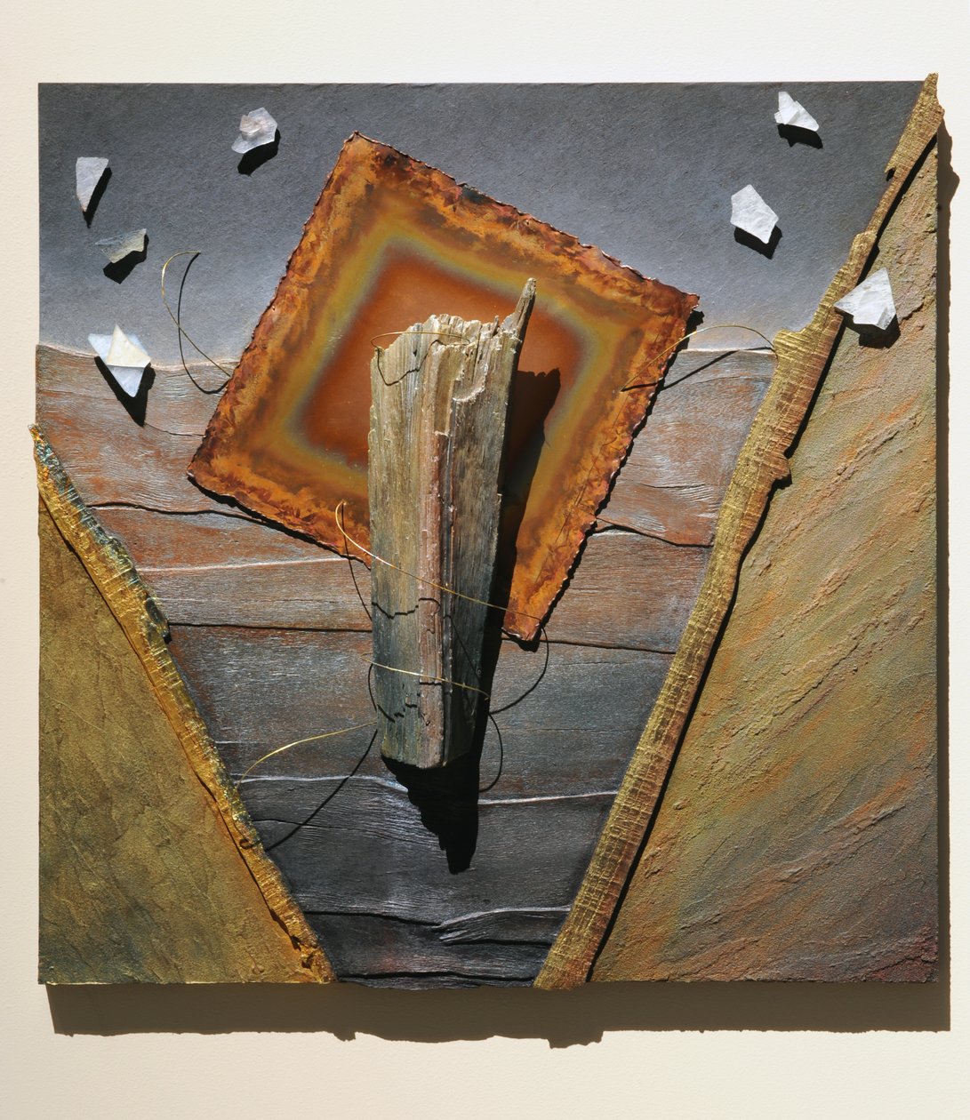 God Among Us, 2007 (panel, kobber, tråd, fundne genstande, tekstur, plexiglas, tekstil) af Sophie Hacker