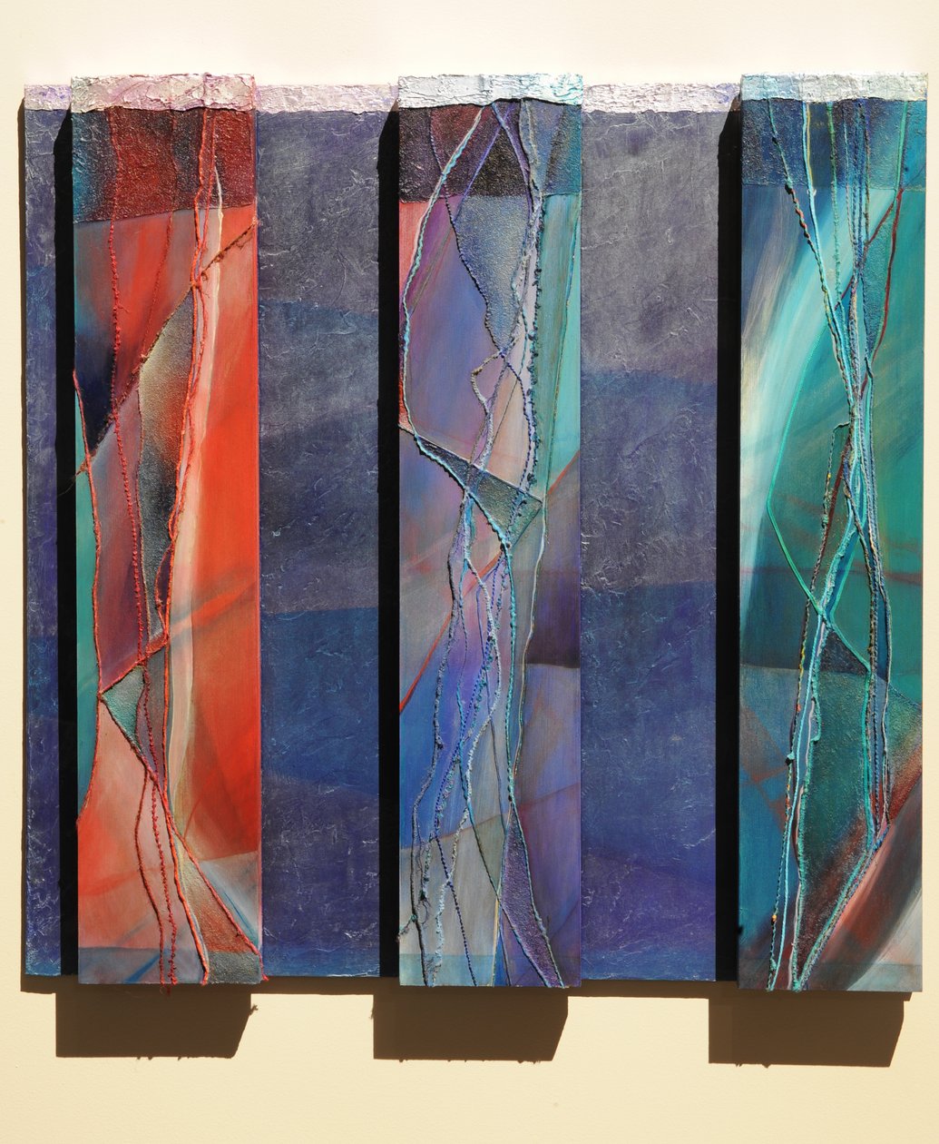 The Magi, 2007 (panel, pigment, sølvforgyldning, tekstil, marmorstøv, tekstur, harpiks) af Sophie Hacker