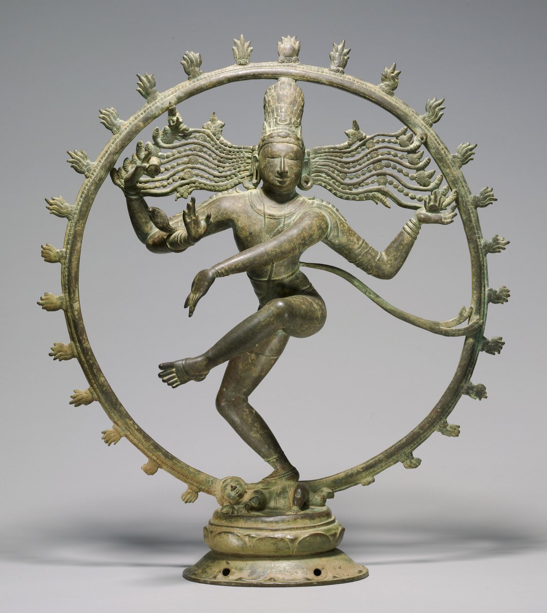 Shiva som Dansens Herre (Nataraja), Chola-periode, ca. 10.-11. århundrede (bronze) af South Indian School