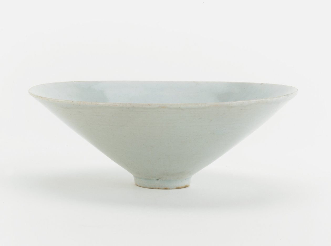 Skål med formstøbt design af phoenix og blomster, c.1200 (keramik) af Southern Song Dynasty Chinese School
