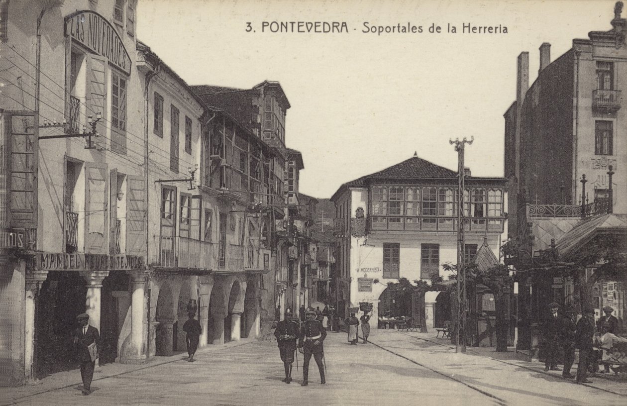 Smedeværkstedets arkader, Pontevedra, Spanien (s/h-foto) af Spanish Photographer