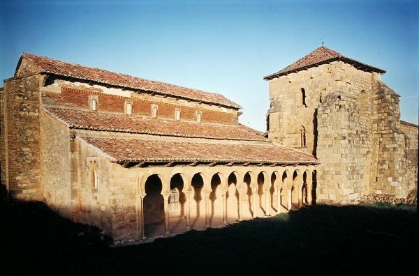 San Miguel de Escalada-kirken, grundlagt i 913 af Spanish School