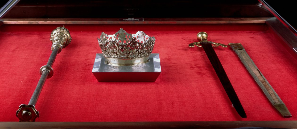 Krone, scepter og sværd tilhørende Isabella af Castilien (1451-1504) af Spanish School