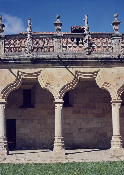 Detalje af Patio de las Escuelas Menores (foto) af Spanish School