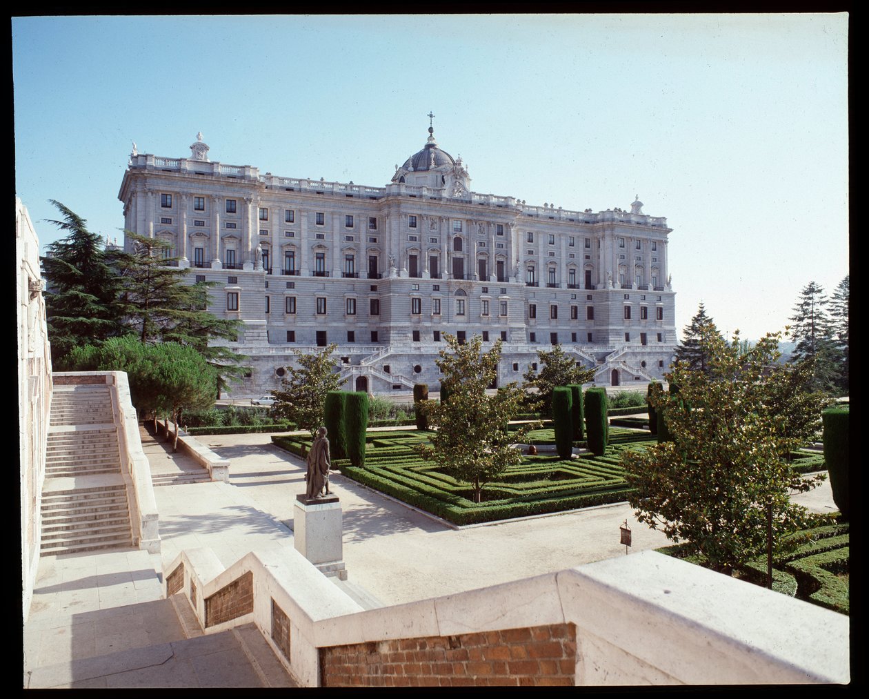 Udsigt over det kongelige palads (1738-1755) (fotografi) af Spanish School