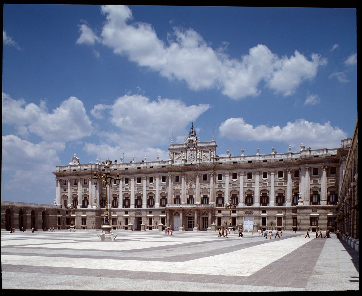 Udsigt over det kongelige palads (1738-1755) (fotografi) af Spanish School