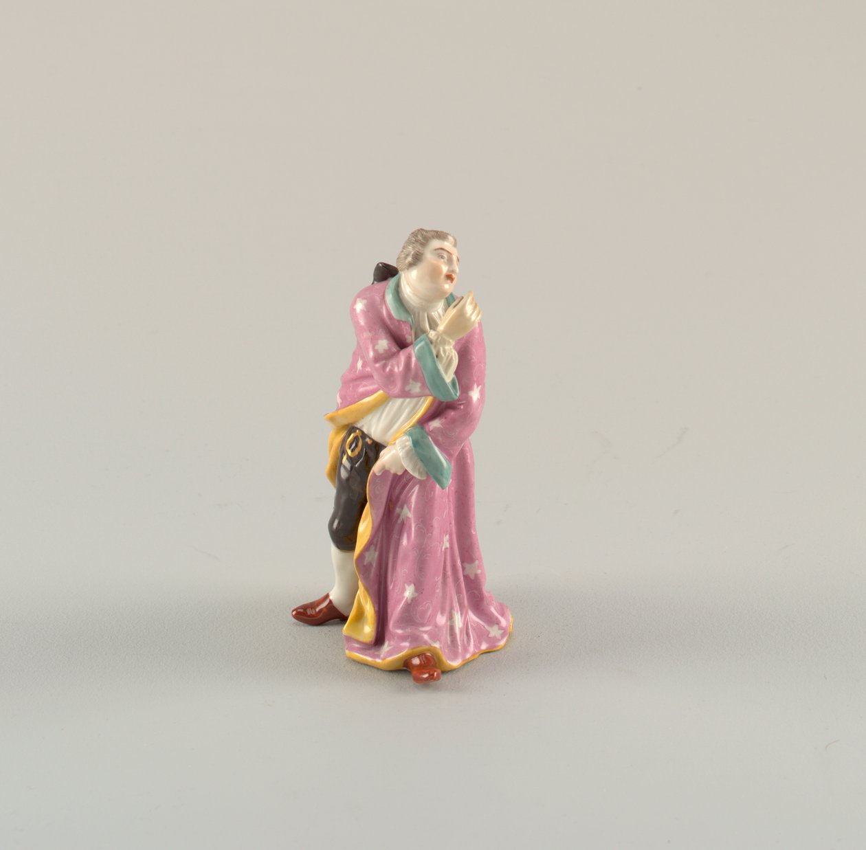 Figur af en mandlig performer af Spode Ceramic Works