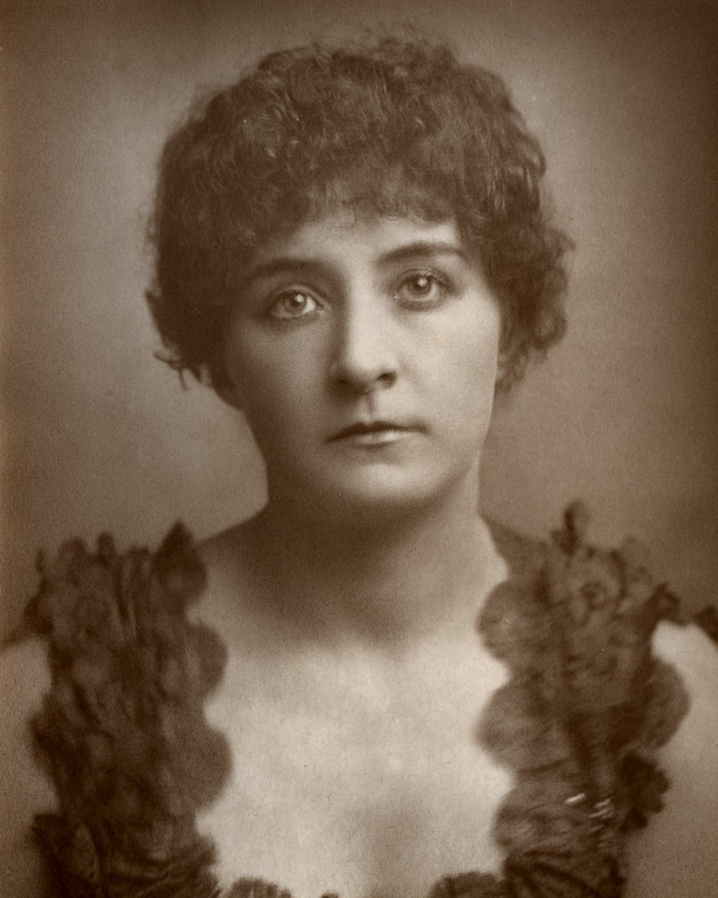 Julia Gwynne, britisk operasangerinde og skuespillerinde, 1884 af St James