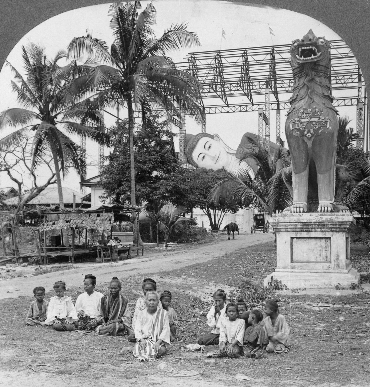 Kæmpe liggende figur af Buddha, Pegu, Burma, 1908 af Stereo Travel Co