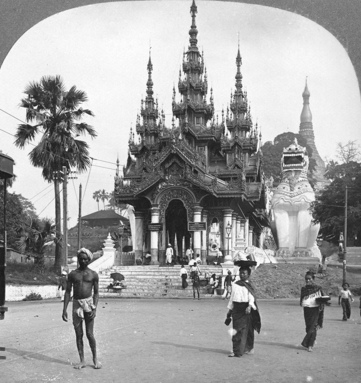 Hovedindgang, Shwedagon Pagoda, Rangoon, Burma, 1908 af Stereo Travel Co