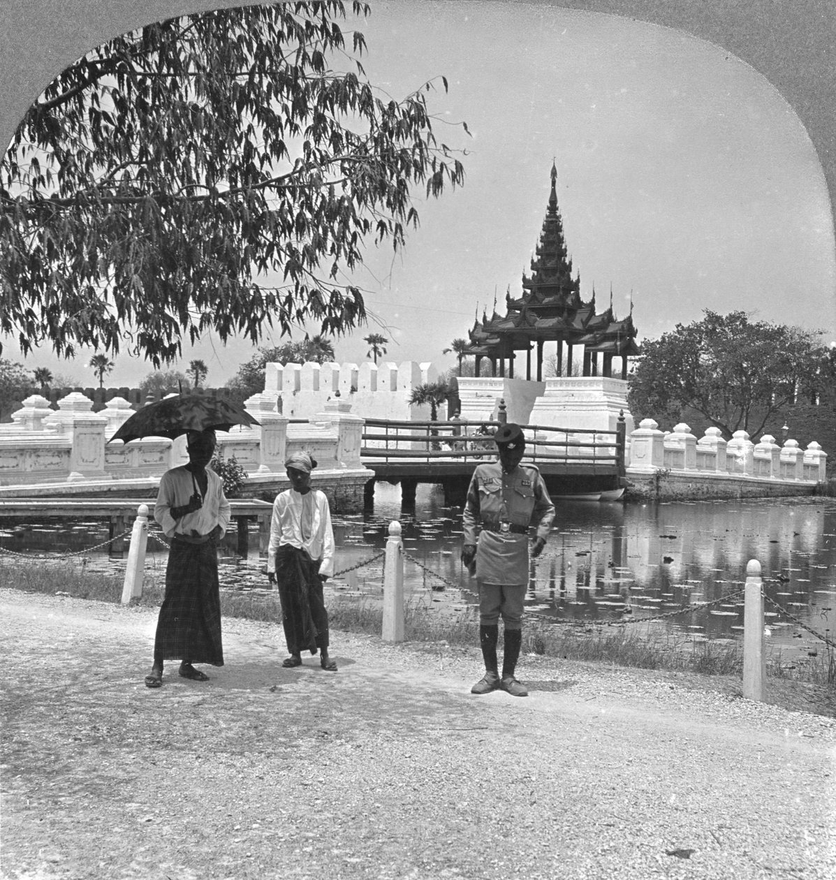 Hovedindgangen til Fort Dufferin og det kongelige palads, Mandalay, Burma, 1908 af Stereo Travel Co