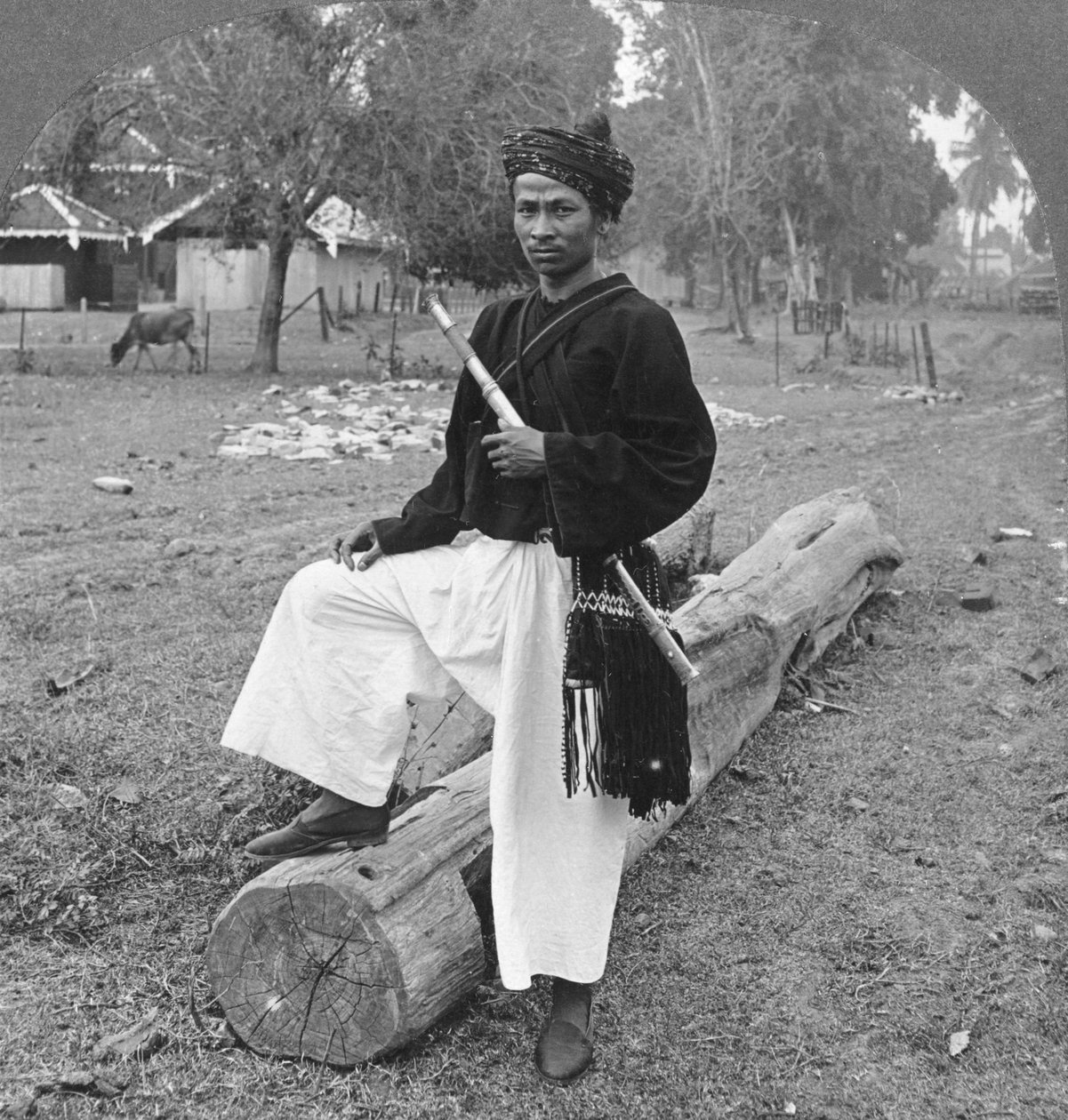 Mand af Kachin-stammen, Øvre Burma, 1908 af Stereo Travel Co