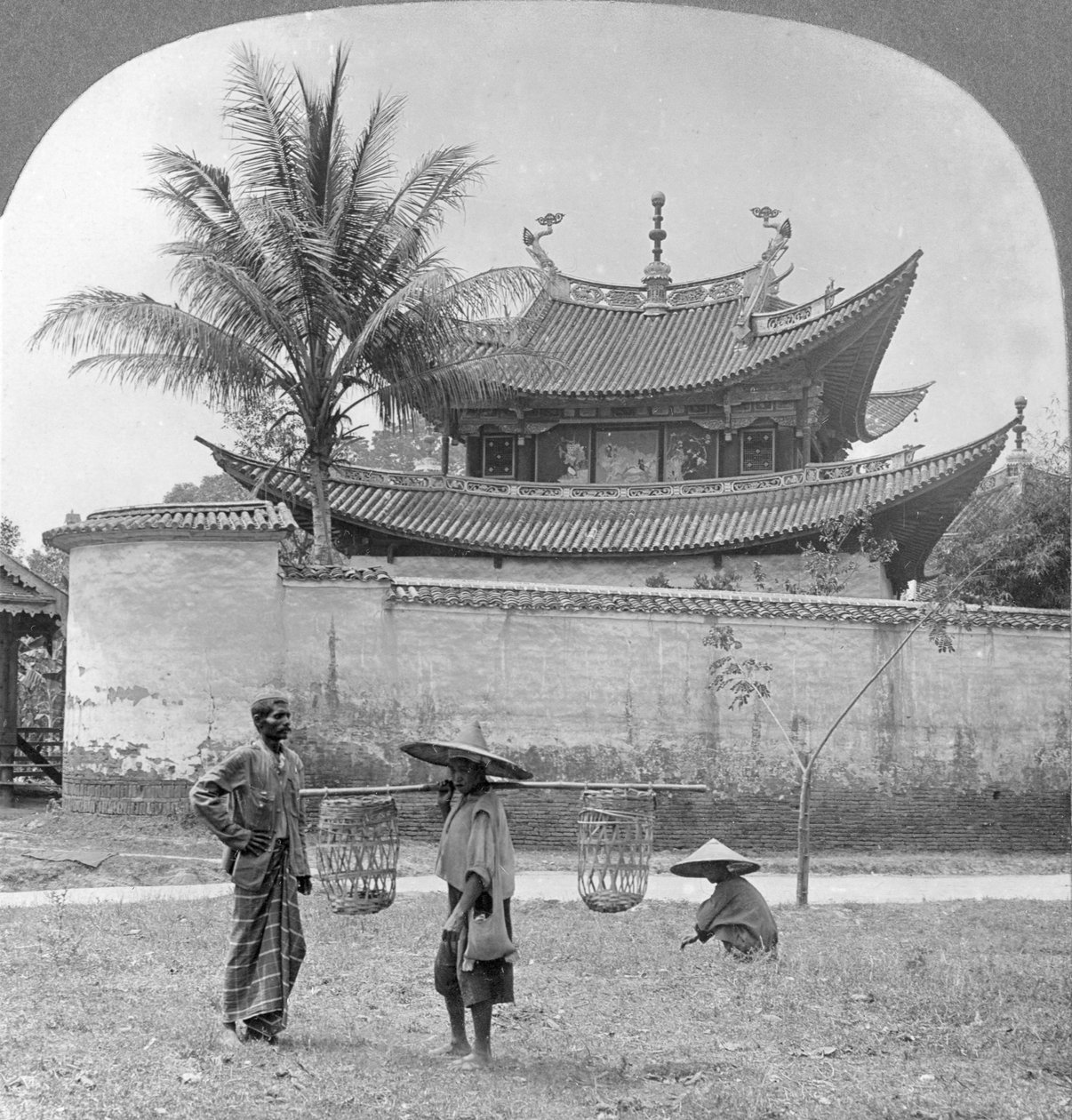 Malerisk kinesisk joss-hus, Bhamo, Burma, 1908 af Stereo Travel Co