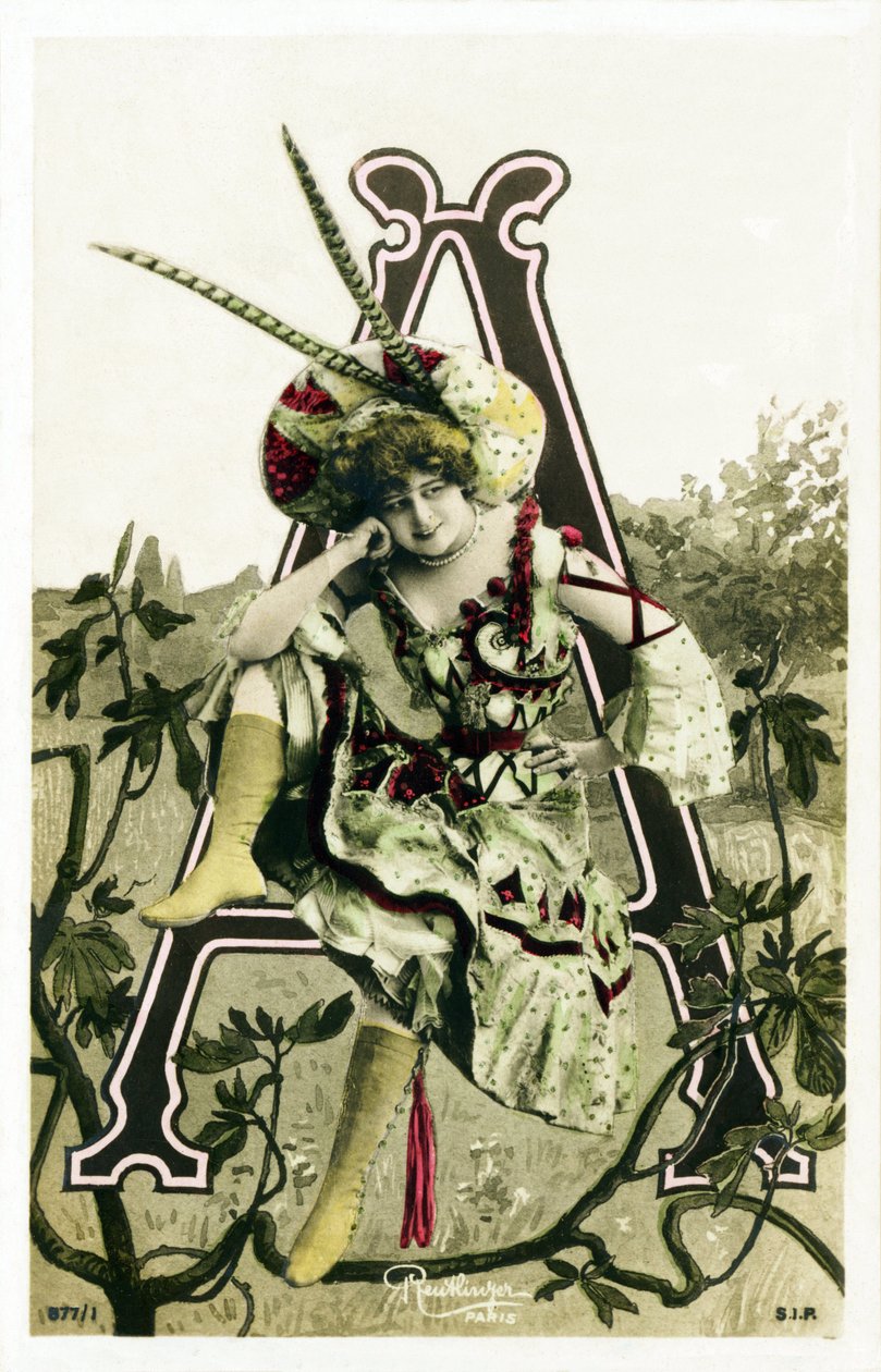 Til: Constance Elise De Vere, fransk skuespillerinde med engelske rødder, født i Belgien -Theatre Marigny, Paris - Alfabet i postkort - Fotomontages med fotografier af kvindelige kunstnere fra Belle Epoque lavet af Leopold Reutlinger. Ed af Studio Reutlinger