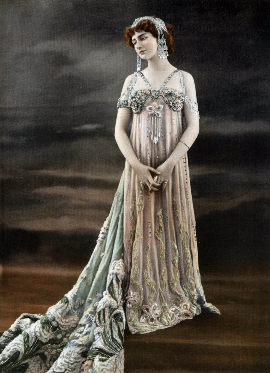 Den franske sopran Genevieve Vix som Circe i operaen Circe på Opera Comique i Paris (foto) af Studio Reutlinger