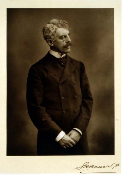 Sir Squire Bancroft (1841-1926), skuespiller og teatralsk leder, portrætfotografi (s/h-foto) af Studio Walery