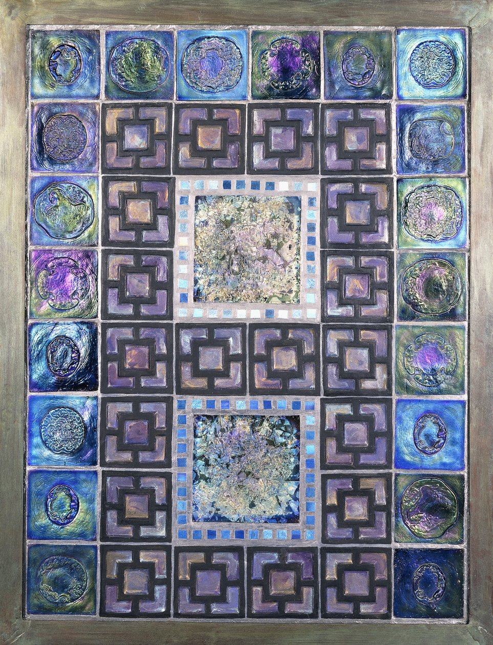 Et Favrile glasflisepanel, støbt med blomster og geometriske designs, 20. århundrede (Favrile glasfliser) af Studios Tiffany